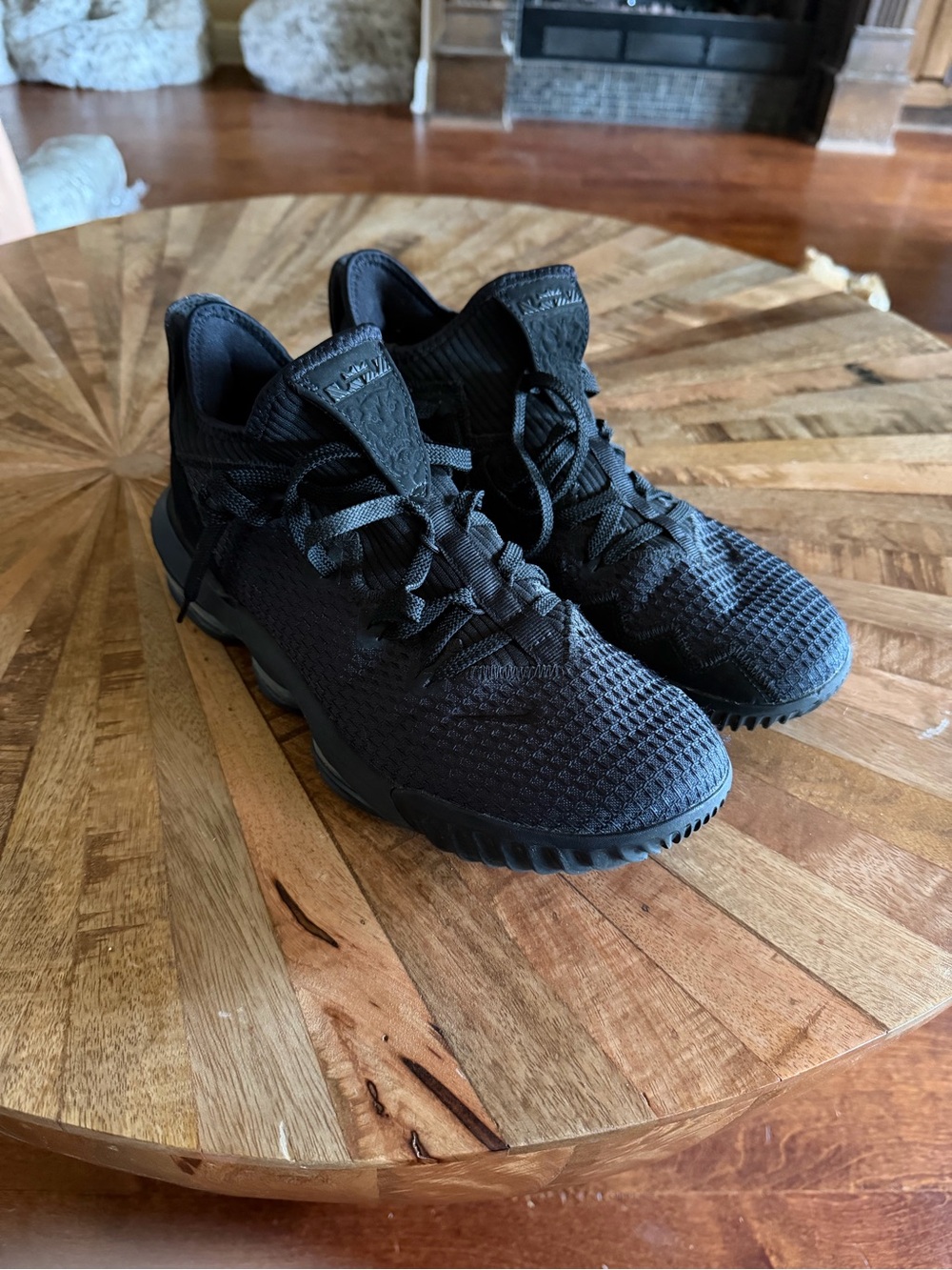 Nike LeBron 16 low triple black (lightly worn)